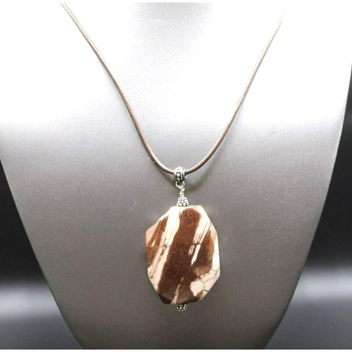 Collana lunga con ciondolo