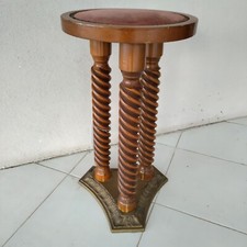 Sgabello sediolo in stile con