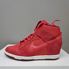 NIKE DARK SKY HIGH ESSENTIAL