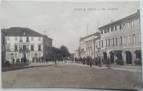 Cartolina piove sacco via - piove, di