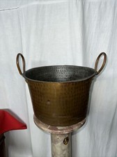 Antica pentola in rame martellato di oltre 100 anni