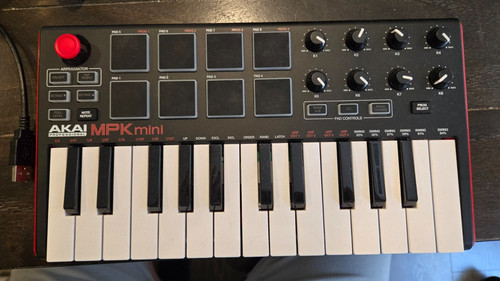 Akai pro mpc - mini, mkii