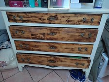 Cassettiera in legno bianco stile shabby. Ricondizionata