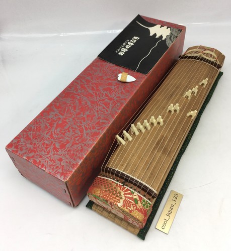 Koto arpa acustica giapponese