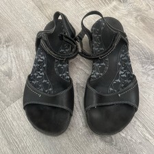 Merrell Sandals Womens 6