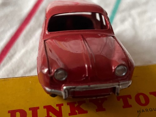 Renault dauphine vraie - dauphine, dinky