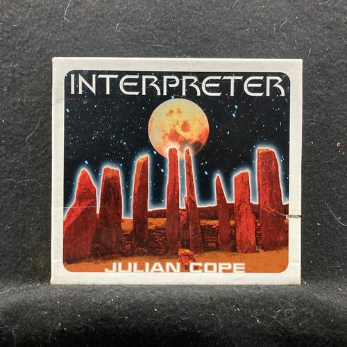 Interpreter julian cope - by,