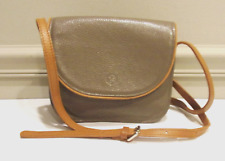 Valentina, in pelle grigio