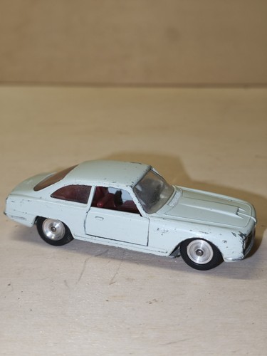 Voiture solido alfa romeo - solido,
