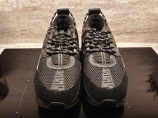 Sneaker Versace reazione a