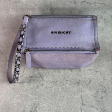 GIVENCHY
