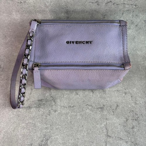 GIVENCHY