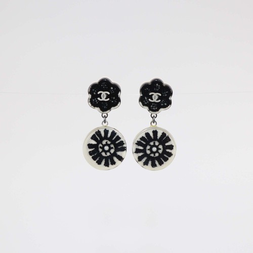 Chanel black white - resin, coco