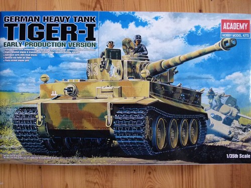 Academy kit carro - academy, 1:35