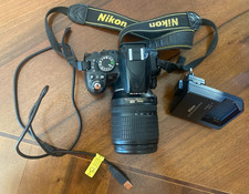macchina fotografica nikon 3100 con obiettivo 18/105 usata ma in buono stato, 