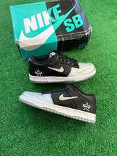 Supreme Nike SB Dunk Low Jewel