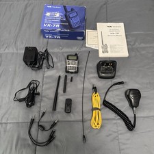 Radioamatore sommergibile Yaesu VX-7R con molti accessori extra testata funzionante