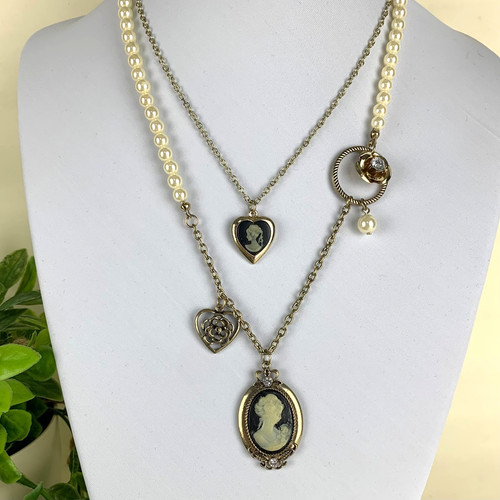 Collana con cammeo - e, perle