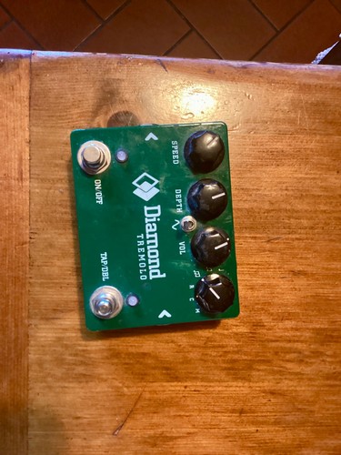 Diamond tremolo guitar effects - guitar,