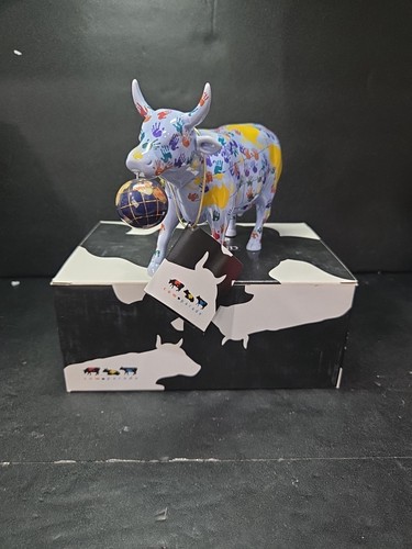 Statuina cow parade its - parade, a