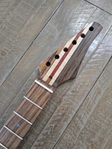 Collo per chitarra - ,, su