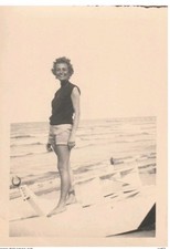 16028.  Fotografia vintage donna femme gambe sexy italia - 10x7