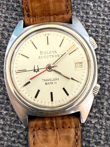 Bulova 1970 accutron traveler - 1970,