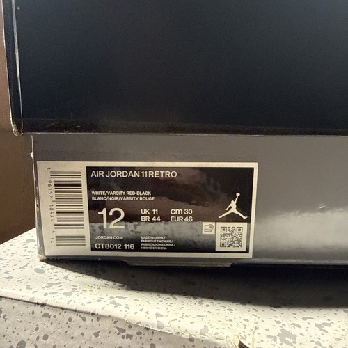 Air jordan retro - air,