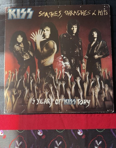 Kiss smashes thrashes hits - thrashes, &