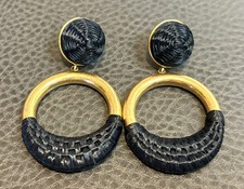 J. Orecchini pendenti a