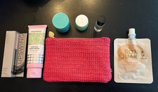 Borsa trucco Ipsy con prodotti