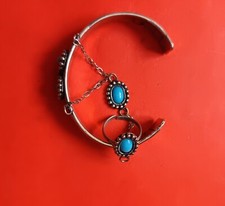 Bijoux de main, bracelet bague.