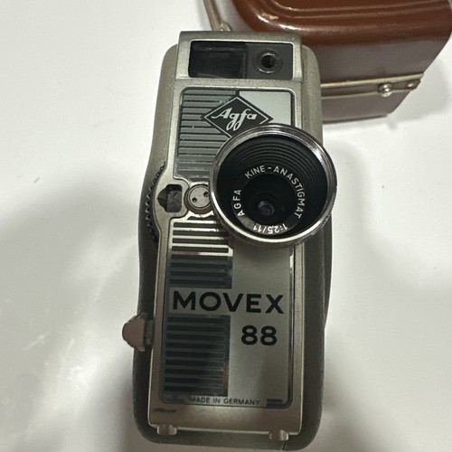 Macchina fotografica - , a