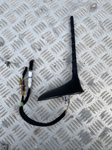 P68320426aa base antenna - base,