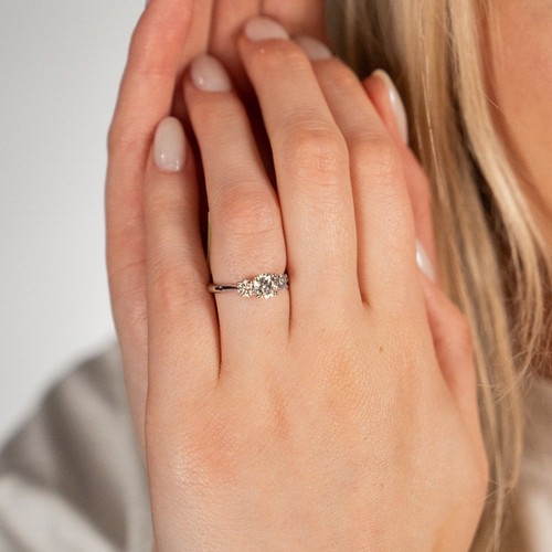 Anello trilogy oro bianco - in,
