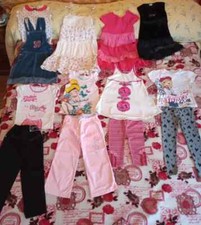 AbiTI per bimba 4 anni  (13 pezzi diversi).   (s1).