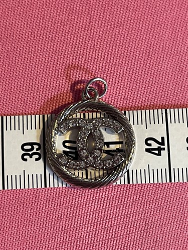 Pendentif breloque charm