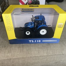 Trattore New Holland T5.110 ElectroCommand pressofuso modello 1:32 UH5264 come nuovo