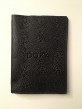 Doxa Gadget porta passaporto e documenti in pelle nero con busta in tessuto