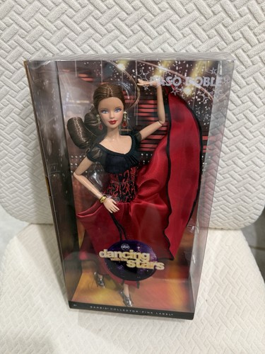 Bambola barbie che - che, balla