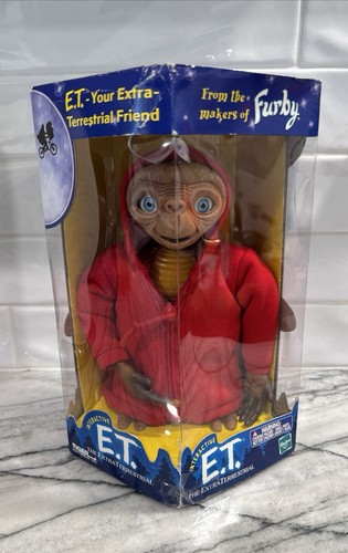 2000 furby tiger electronics - 2000,