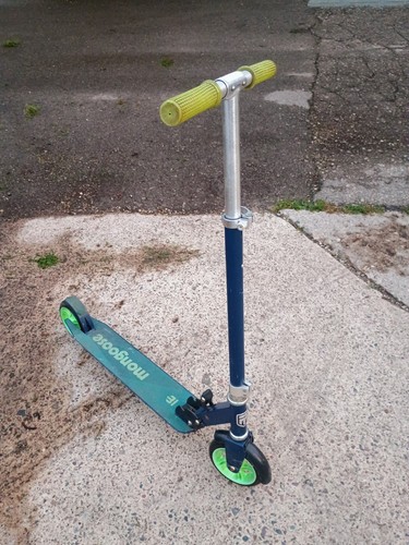 Mongoose kick scooter with - kick,