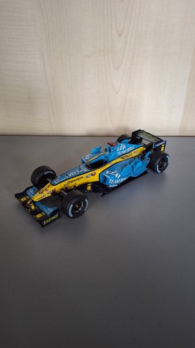 Renault r25 - (danneggiata),