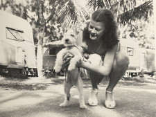 Bella donna in bikini anni 50