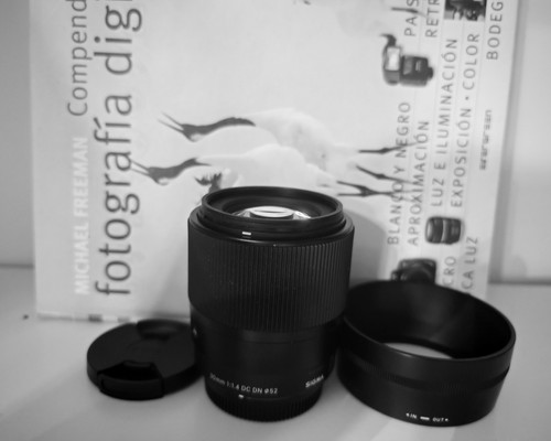 Sigma 30mm micro 4 - dc,