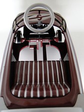 Mini auto a pedali "troppo