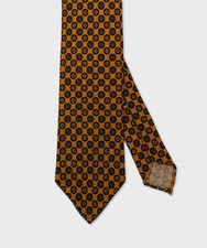 Arcuri cravatta tre pieghe in