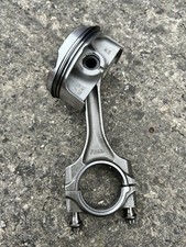 Pistone e asta di collegamento