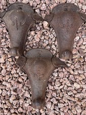 Antica stufa a legna in ghisa