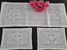 Set 3 centrini ricamati a mano